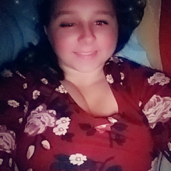 Meet your Posher, Britney - Picture 3 of 3